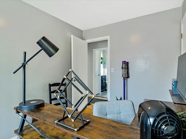 60 Gazo Avenue, Burlington, VT 05401