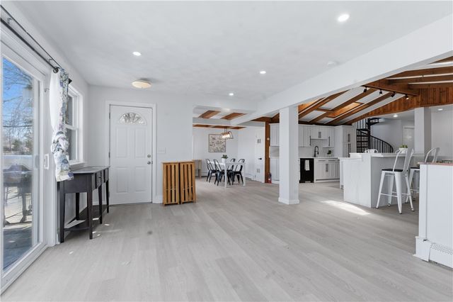 462 Lake Shore Drive, Warwick, RI 02889