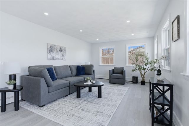 462 Lake Shore Drive, Warwick, RI 02889