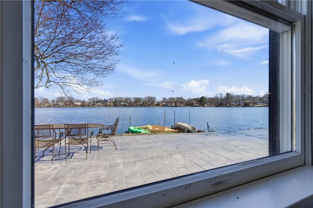 462 Lake Shore Drive, Warwick, RI 02889