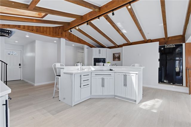 462 Lake Shore Drive, Warwick, RI 02889