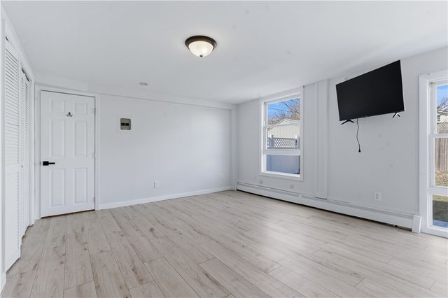 462 Lake Shore Drive, Warwick, RI 02889