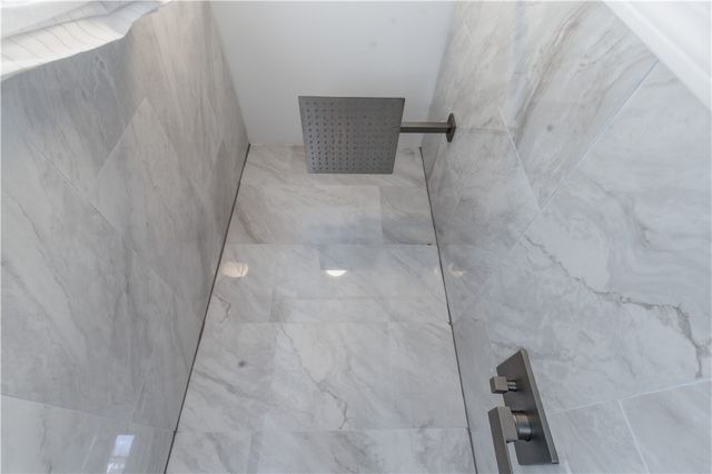 462 Lake Shore Drive, Warwick, RI 02889