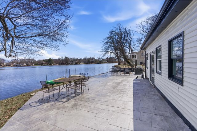 462 Lake Shore Drive, Warwick, RI 02889