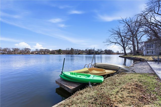 462 Lake Shore Drive, Warwick, RI 02889