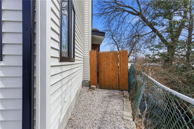 462 Lake Shore Drive, Warwick, RI 02889