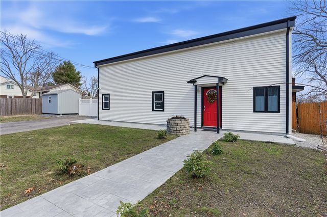 462 Lake Shore Drive, Warwick, RI 02889