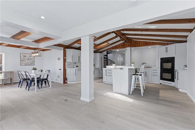 462 Lake Shore Drive, Warwick, RI 02889