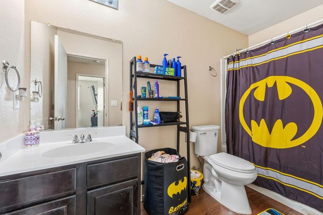 2355 S Rachel Ave, Fresno, CA 93725