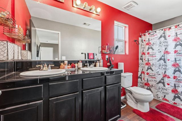 2355 S Rachel Ave, Fresno, CA 93725