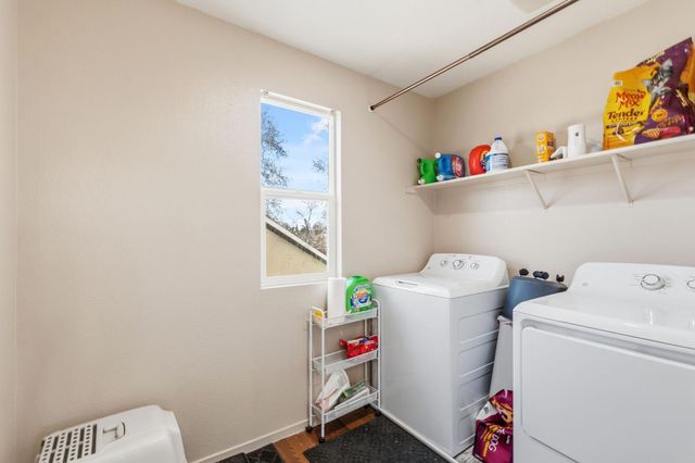 2355 S Rachel Ave, Fresno, CA 93725