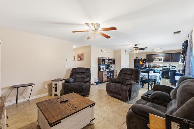 2355 S Rachel Ave, Fresno, CA 93725