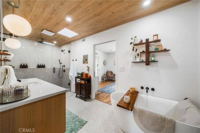 1517 E Riverview, Orange, CA 92865
