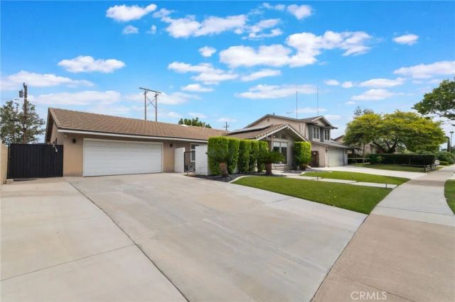 1517 E Riverview, Orange, CA 92865