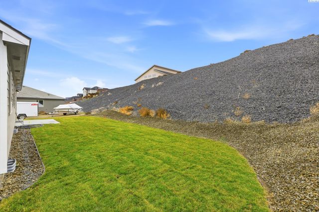 6650 W 28th Ave, Kennewick, WA 99338