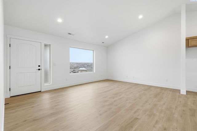 6650 W 28th Ave, Kennewick, WA 99338