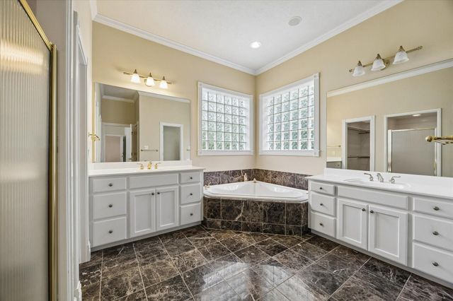 3920 N Briarwood Drive, Brenham, TX 77833