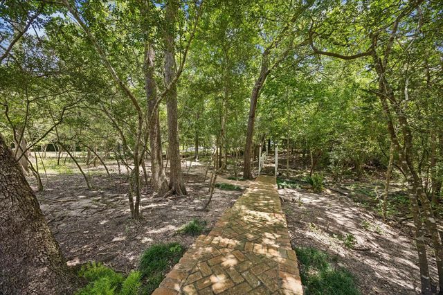 3920 N Briarwood Drive, Brenham, TX 77833