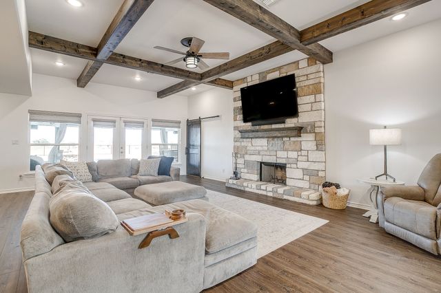 733 Fm 2652, Graham, TX 76450