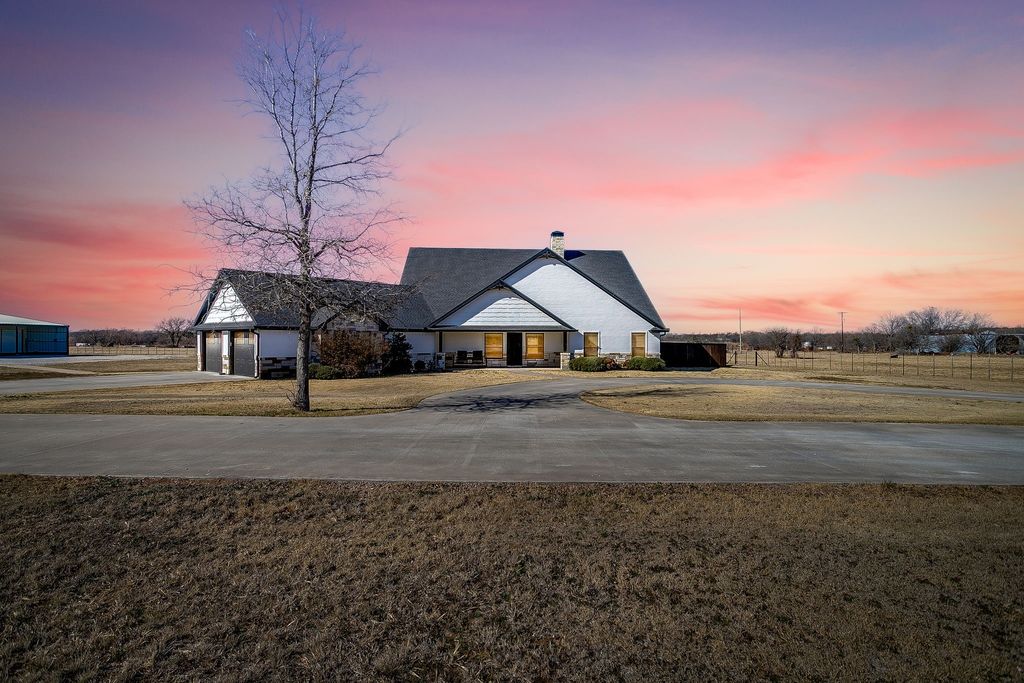 733 Fm 2652, Graham, TX 76450