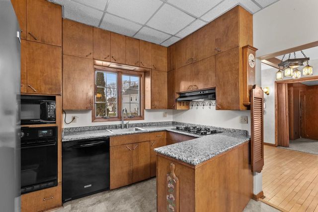 543 Roosevelt ROAD, Kohler, WI 53044