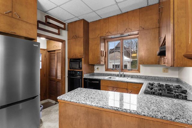 543 Roosevelt ROAD, Kohler, WI 53044