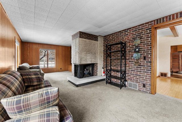 543 Roosevelt ROAD, Kohler, WI 53044