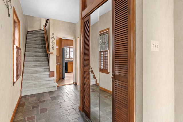 543 Roosevelt ROAD, Kohler, WI 53044