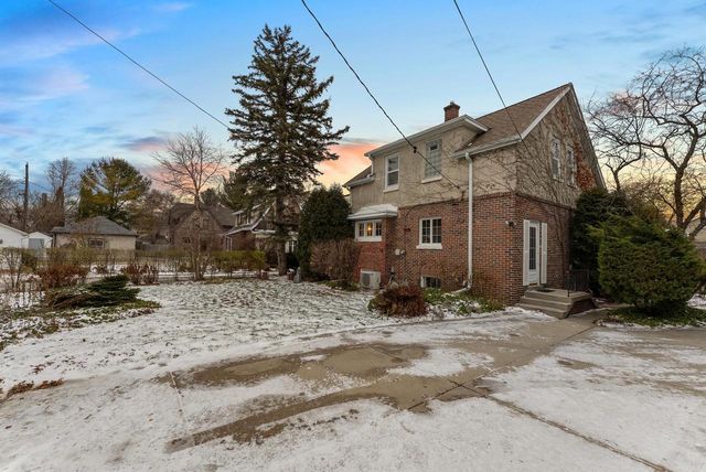 543 Roosevelt ROAD, Kohler, WI 53044