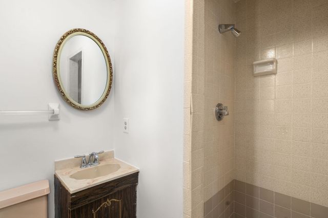6 Aricia Ln, Winchester, MA 01890