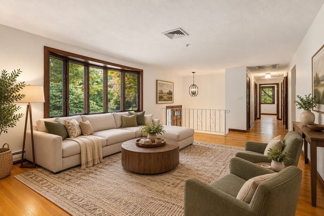6 Aricia Ln, Winchester, MA 01890