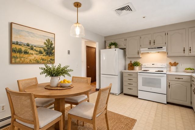 6 Aricia Ln, Winchester, MA 01890