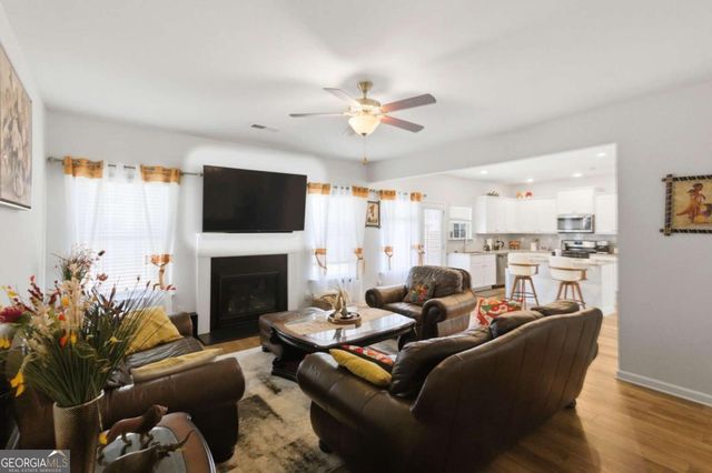 305 Eleanora Crossing, Loganville, GA 30052