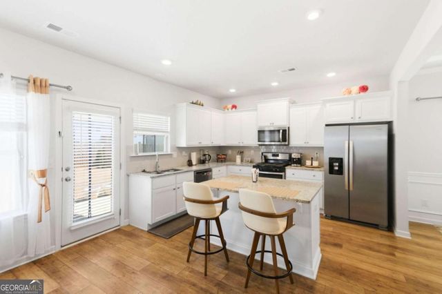 305 Eleanora Crossing, Loganville, GA 30052