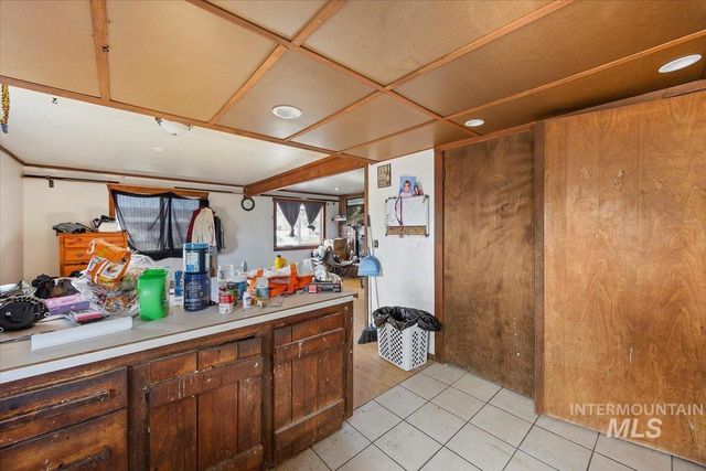 586 Bolton St, Twin Falls, ID 83301