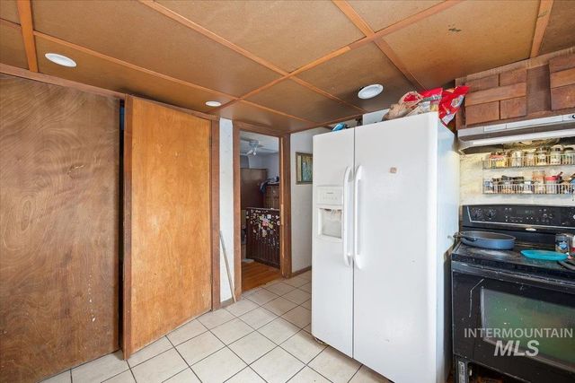 586 Bolton St, Twin Falls, ID 83301