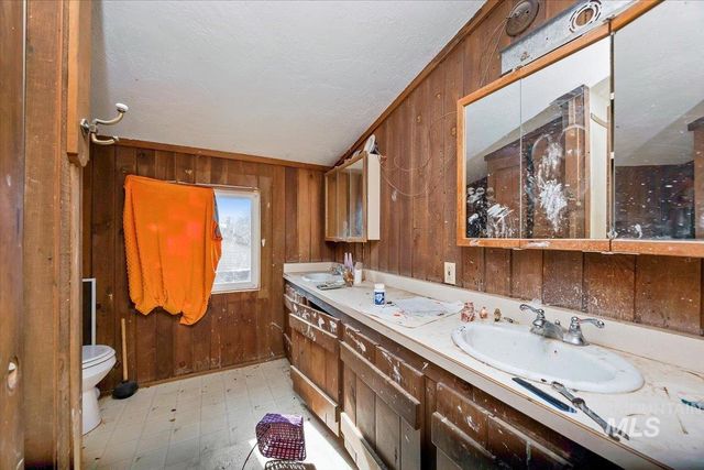 586 Bolton St, Twin Falls, ID 83301