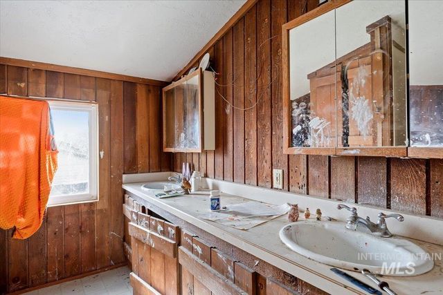 586 Bolton St, Twin Falls, ID 83301