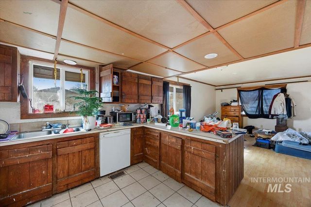 586 Bolton St, Twin Falls, ID 83301