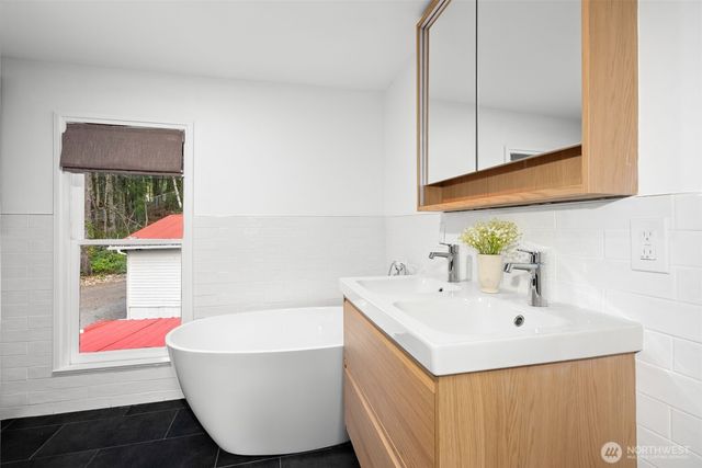 4213 Burnham Drive, Gig Harbor, WA 98332