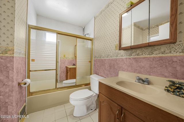 50 Creighton Circle, Old Bridge, NJ 08857