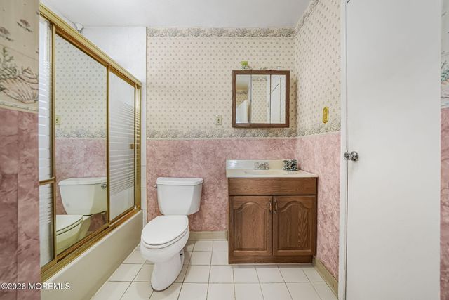 50 Creighton Circle, Old Bridge, NJ 08857