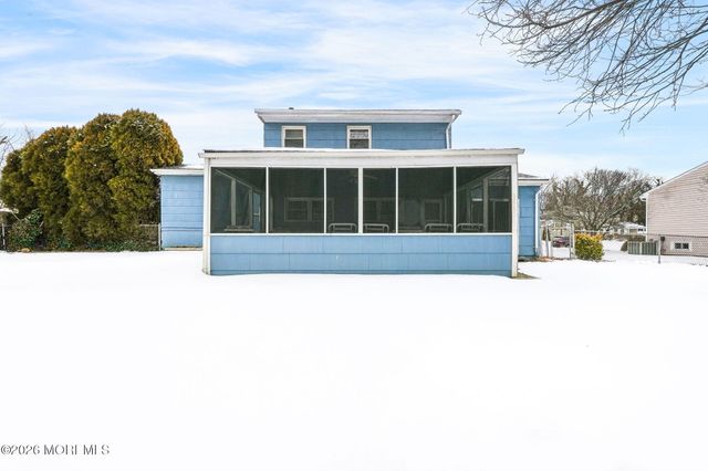 50 Creighton Circle, Old Bridge, NJ 08857