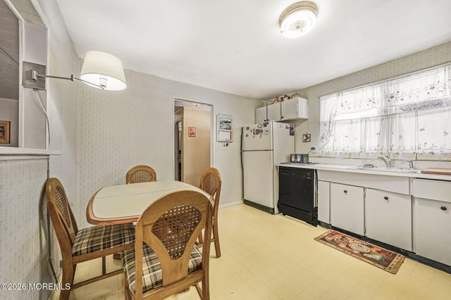 50 Creighton Circle, Old Bridge, NJ 08857