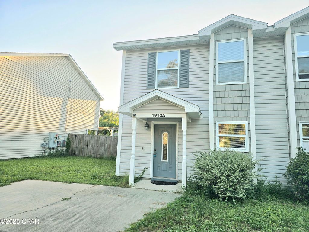 1913 Laurel Avenue A, Panama City, FL 32405