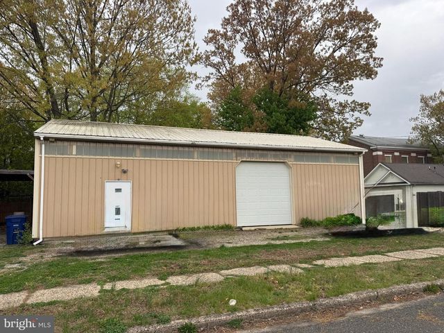 400 MAGNOLIA ST, Beverly, NJ 08010