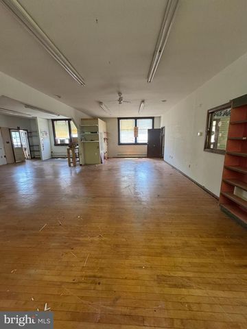 400 MAGNOLIA ST, Beverly, NJ 08010