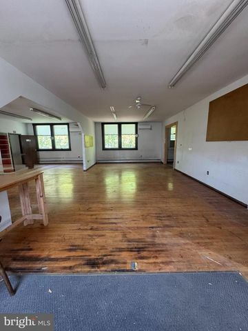 400 MAGNOLIA ST, Beverly, NJ 08010