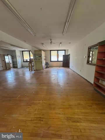 400 MAGNOLIA ST, Beverly, NJ 08010