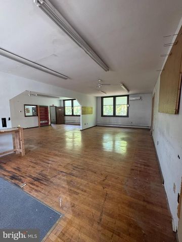 400 MAGNOLIA ST, Beverly, NJ 08010